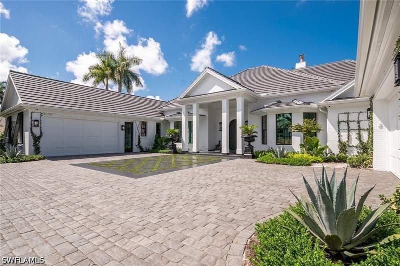 4 bedroom SingleFamilyResidence at 743 Saint Georges Ct, Audubon Country Club, Naples — photo 3