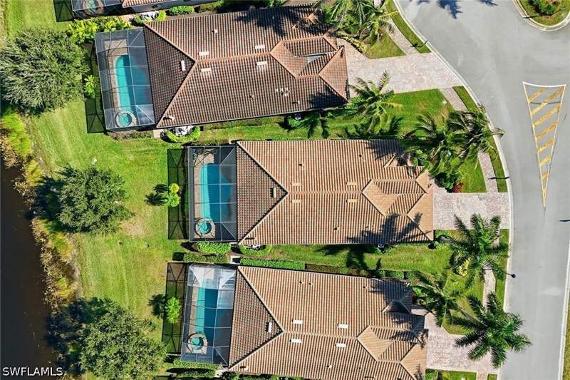 4 bedroom SingleFamilyResidence at 2906 Aviamar Cir, Millbrook, Naples — photo 3