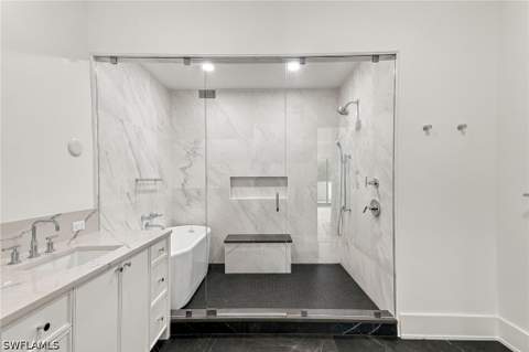 82 9th St S 205, Naples FL - photo 18 of 41