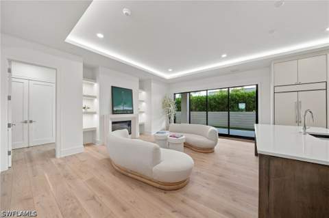 82 9th St S 205, Naples FL - photo 7 of 41