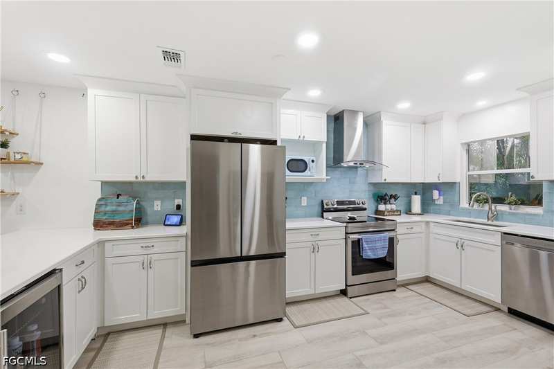 2 bedroom Condominium at 1220 SE 40th St #8, Wayward Wind, Cape Coral — photo 1