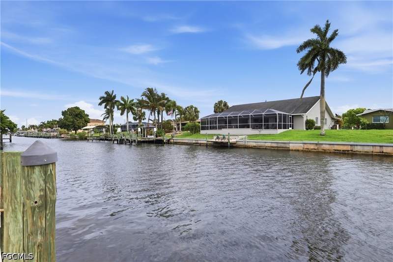 2 bedroom Condominium at 1220 SE 40th St #8, Wayward Wind, Cape Coral — photo 2