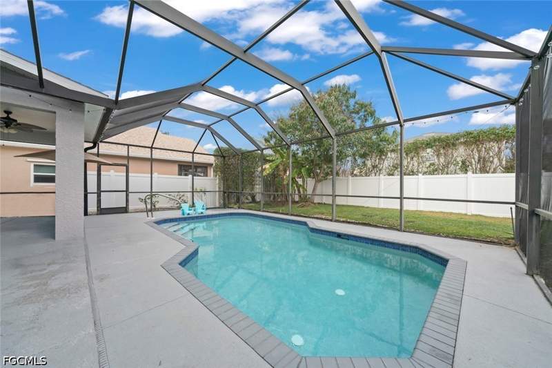 4 bedroom SingleFamilyResidence at 9837 Gladiolus Bulb Loop, Gladiolus Preserve, Fort Myers — photo 2