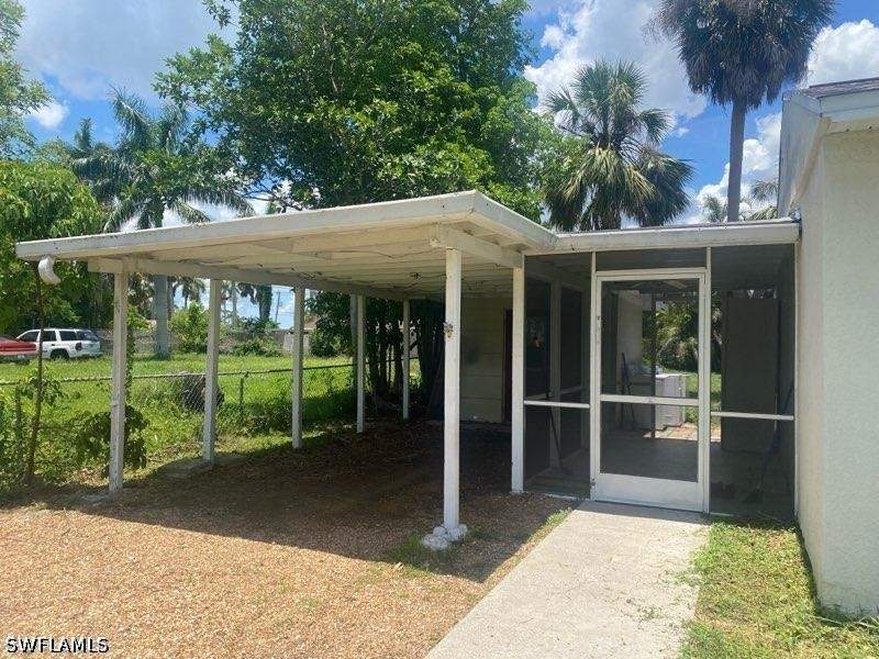2 bedroom SingleFamilyResidence at 4455 Birmingham St, Alabama Grove Terrace, Fort Myers — photo 2