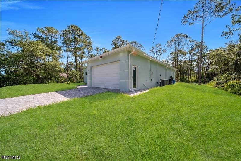 4 bedroom SingleFamilyResidence at 1912 Roosevelt Ave, Lehigh Acres, Lehigh Acres — photo 4
