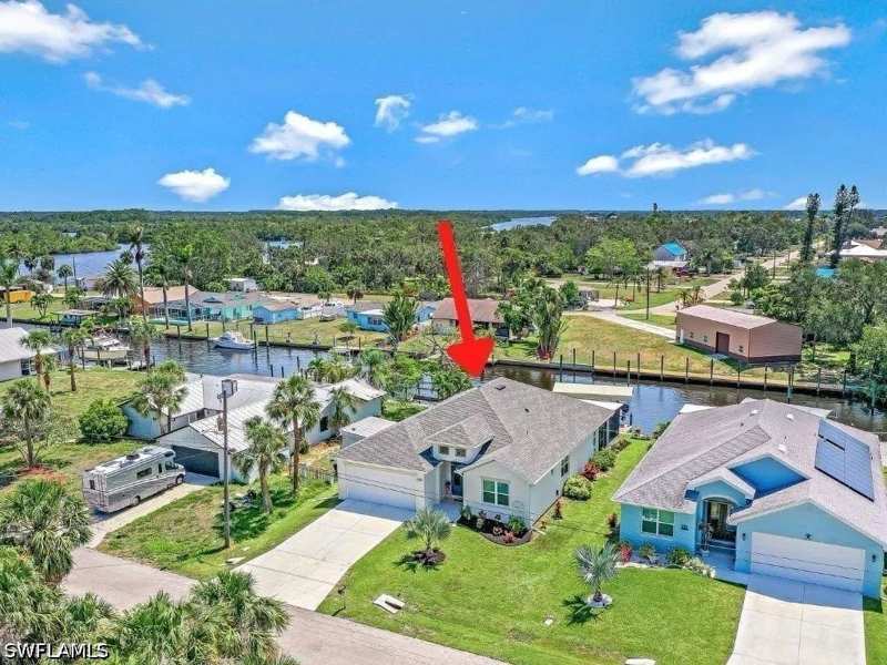 4 bedroom SingleFamilyResidence at 2214 Isle Of Pines Ave, Fort Myers Shores, Fort Myers — photo 1