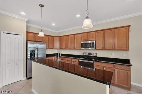 3576 Valle Santa Cir, Cape Coral FL - photo 9 of 37