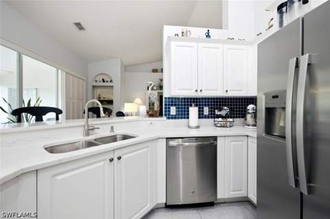 2165 Hawksridge Dr 1303, Naples FL - photo 14 of 44