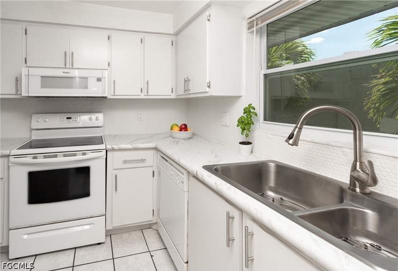 1 bedroom Condominium at 6777 Winkler Rd 238, Regency Condo, Fort Myers — photo 4