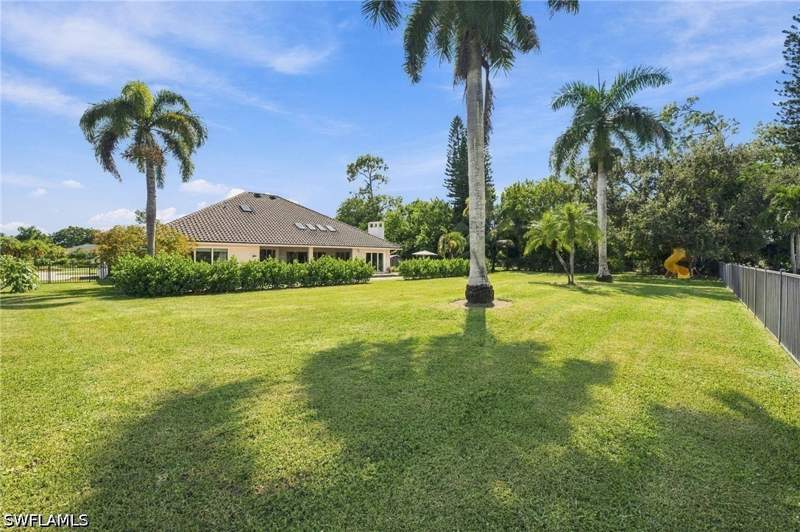 3 bedroom SingleFamilyResidence at 1936 Empress Ct, Imperial Golf Estates, Naples — photo 4
