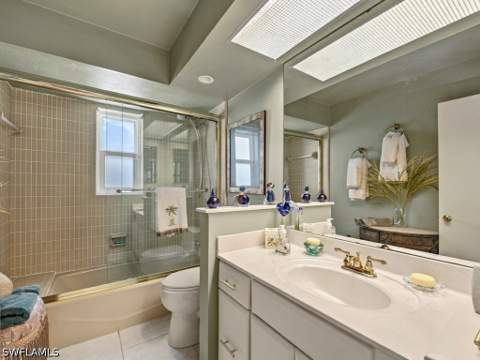 394 Bay Meadows Dr, Naples FL - photo 12 of 17