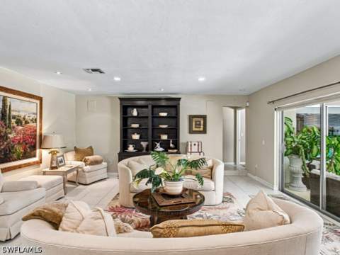 394 Bay Meadows Dr, Naples FL - photo 6 of 17