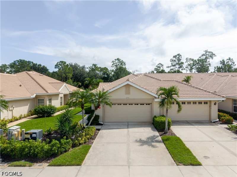 2 bedroom Attached at 20940 Calle Cristal Ln 1, Herons Glen, North Fort Myers — photo 1