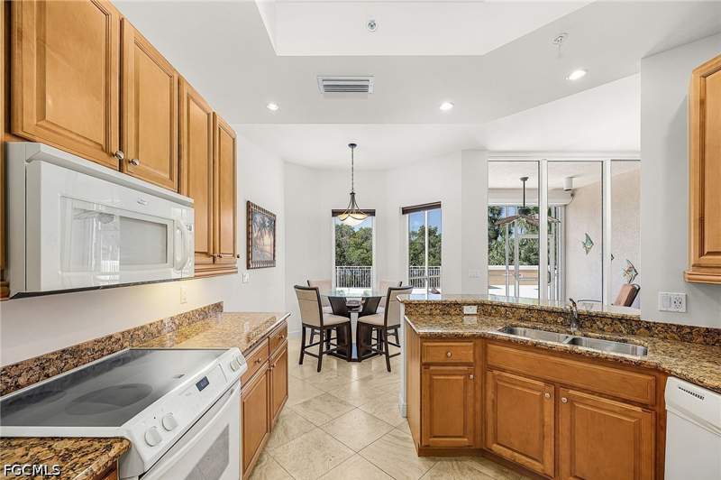 3 bedroom Condominium at 4182 Bay Beach Ln 722, Waterside At Bay Beach, Fort Myers Beach — photo 5