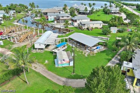 1241 S Lopez Ln, Chokoloskee FL - photo 17 of 39