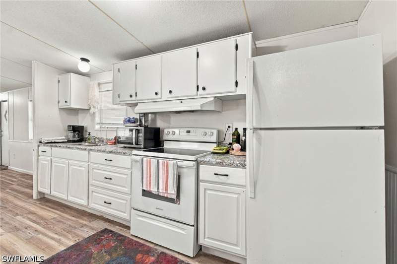 2 bedroom SingleFamilyResidence at 1241 S Lopez Ln, Chokoloskee, Chokoloskee — photo 5