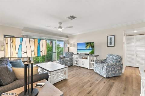 330 Kon Tiki Dr D6, Naples FL - photo 8 of 28