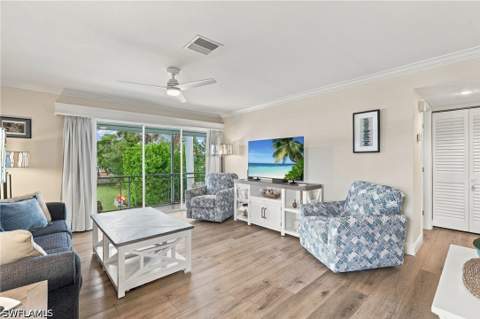 330 Kon Tiki Dr D6, Naples FL - photo 9 of 28