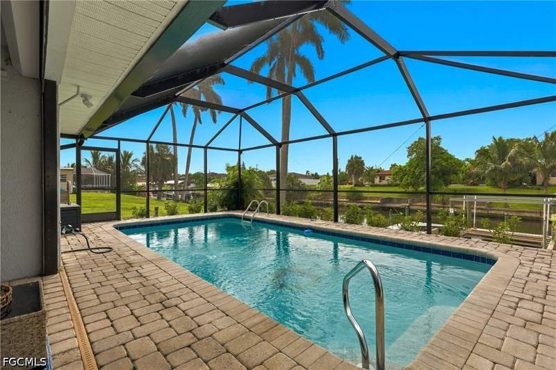 3 bedroom SingleFamilyResidence at 1316 SE 29th St, Cape Coral, Cape Coral — photo 4