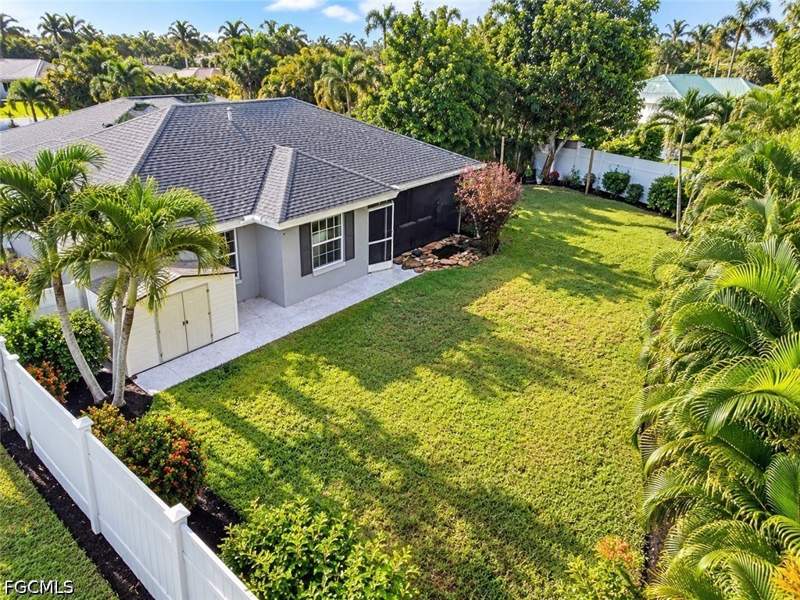 3 bedroom SingleFamilyResidence at 5550 New Pine Lake Dr, Pinelake Subdivision, Fort Myers — photo 2
