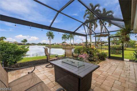 9351 White Hickory Ln, Fort Myers FL - photo 12 of 38