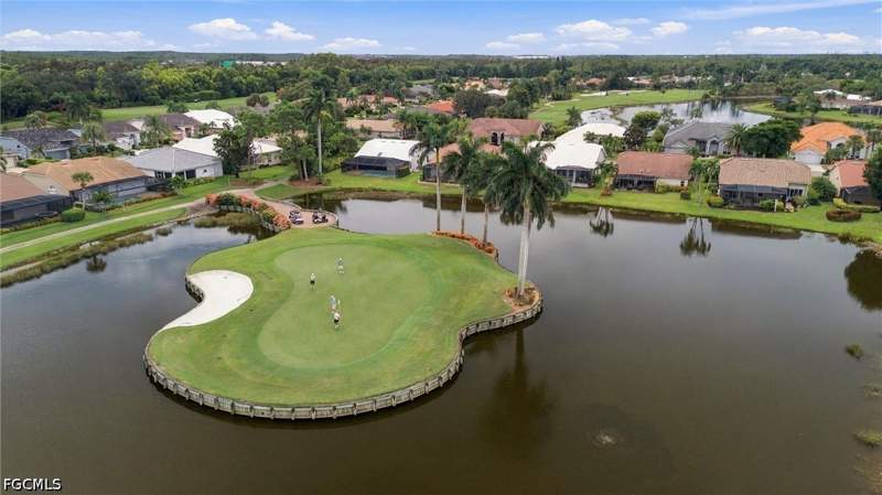 3 bedroom SingleFamilyResidence at 9351 White Hickory Ln, Olde Hickory Golf & Country Club, Fort Myers — photo 3