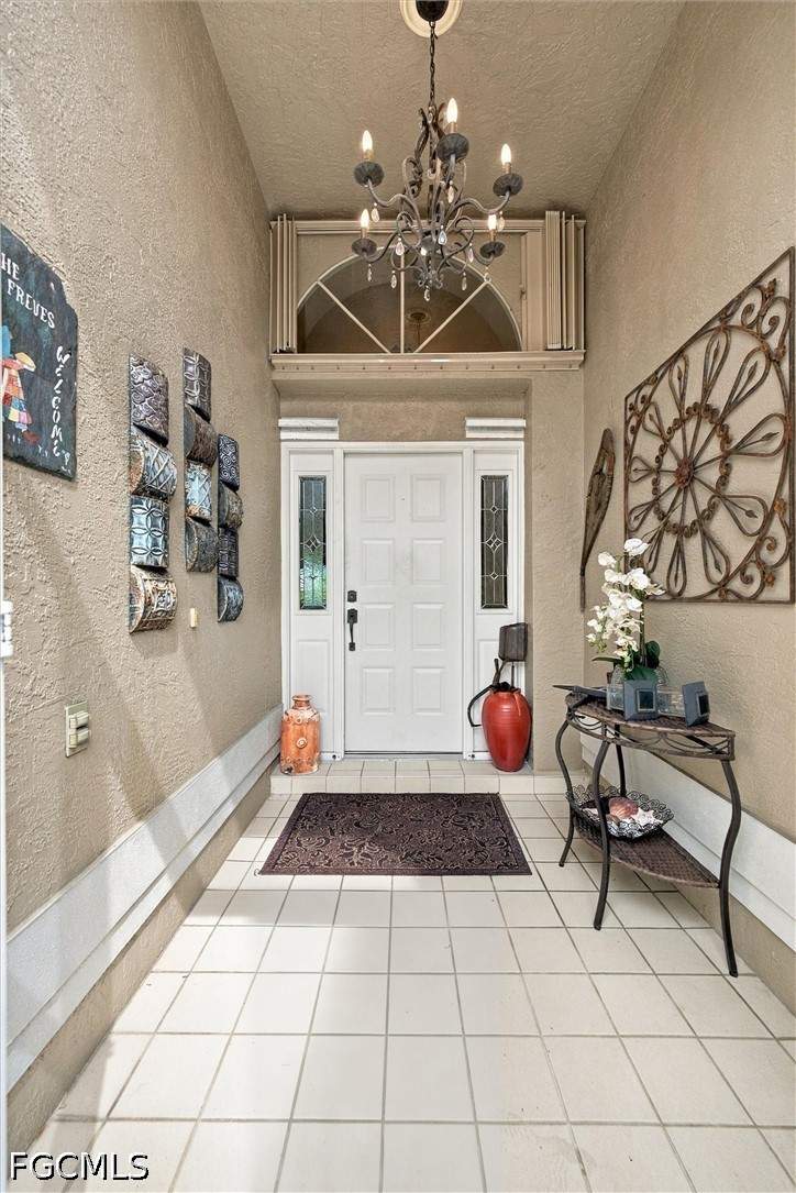 3 bedroom SingleFamilyResidence at 9351 White Hickory Ln, Olde Hickory Golf & Country Club, Fort Myers — photo 4