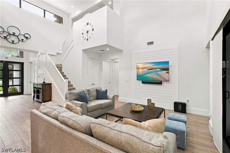 5 bedroom SingleFamilyResidence at 4875 Teak Wood Dr, Logan Woods, Naples — photo 5
