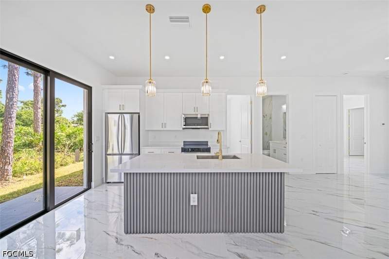 3 bedroom SingleFamilyResidence at 1005 SW Brenton Ave, Lehigh Acres, Lehigh Acres — photo 5