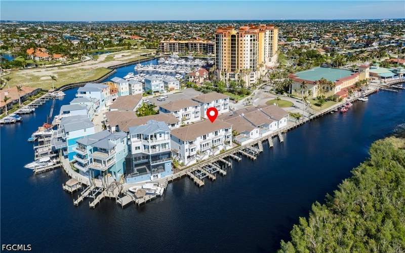 3 bedroom Townhouse at 5816 Shell Cove Dr 120, Cape Harbour, Cape Coral — photo 5