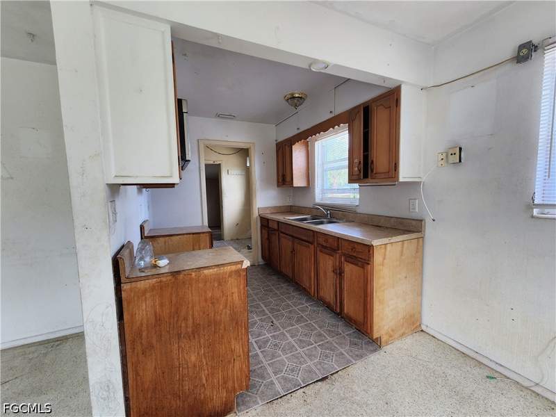 3 bedroom SingleFamilyResidence at 3222 Royal Palm Ave, Chula Vista, Fort Myers — photo 5