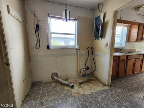 3222 Royal Palm Ave, Fort Myers FL - photo 6 of 14