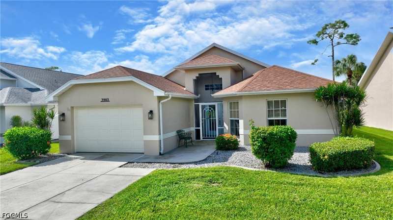 2 bedroom SingleFamilyResidence at 3903 Sabal Springs Blvd, Sabal Springs Golf And Racquet Club, North Fort Myers — photo 1