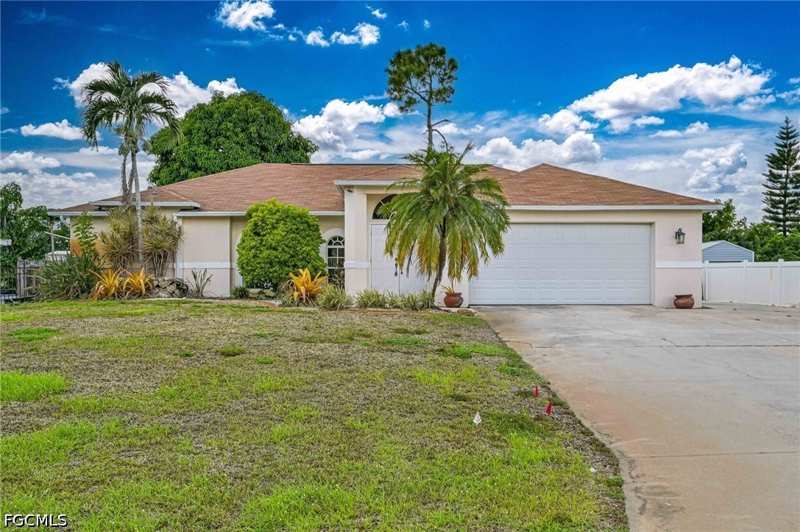 3 bedroom SingleFamilyResidence at 18222 Camellia Rd, San Carlos Park, Fort Myers — photo 1