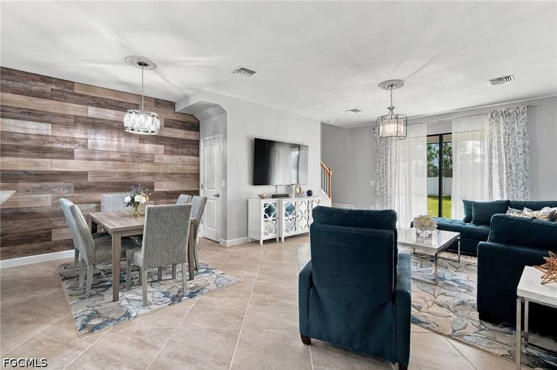 3 bedroom Townhouse at 14159 Pine Lodge Ln, Timber Creek, Fort Myers — photo 3