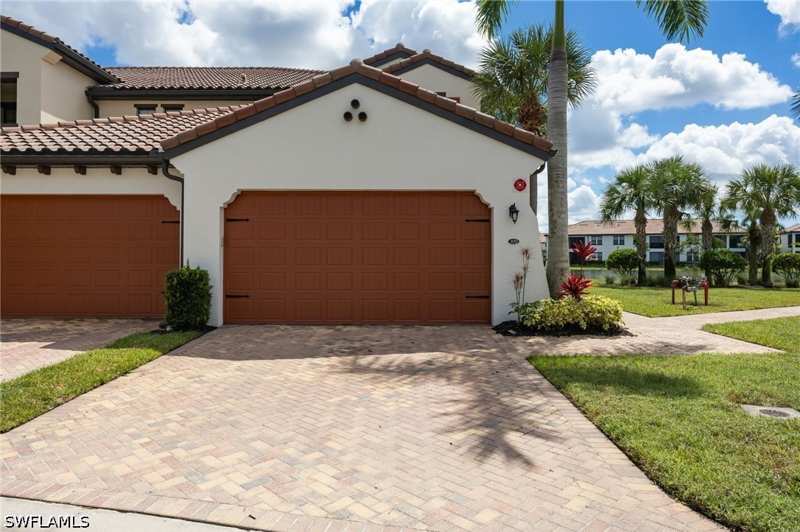 2 bedroom Condominium at 15197 Butler Lake Dr 102, Carriage Homes At Livingston Lakes, Naples — photo 1