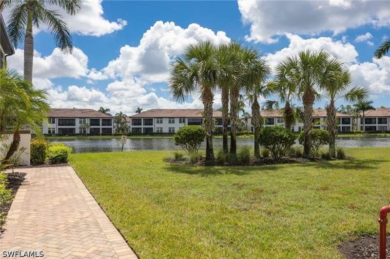 2 bedroom Condominium at 15197 Butler Lake Dr 102, Carriage Homes At Livingston Lakes, Naples — photo 2
