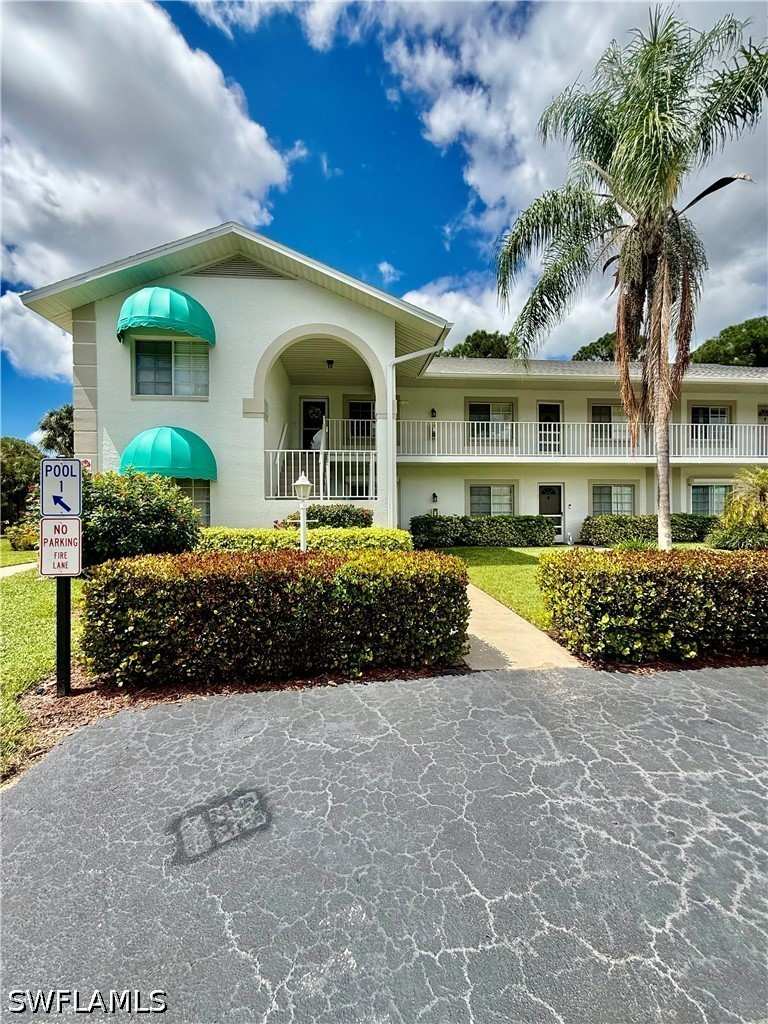 2 bedroom Condominium at 281 Gabriel Cir 6, Spinel, Naples — photo 1