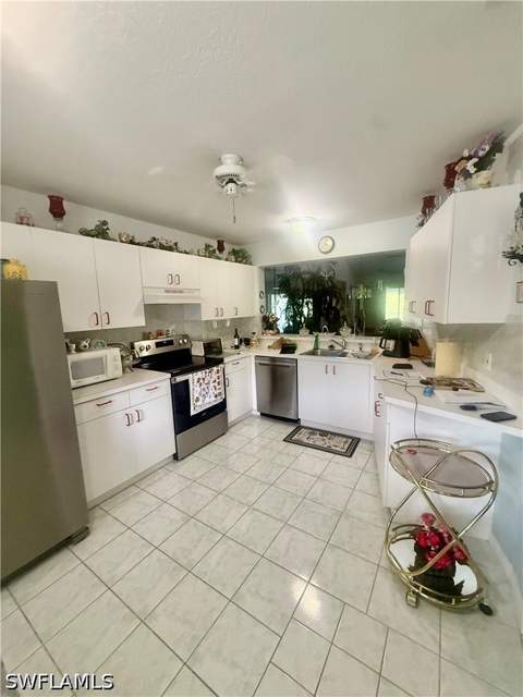 281 Gabriel Cir 6, Naples FL - photo 10 of 18