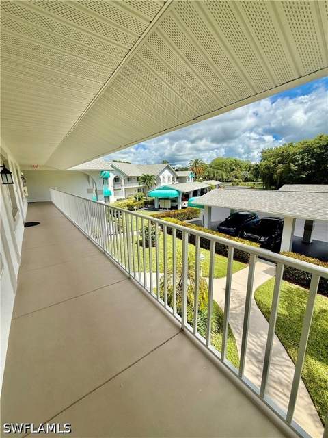 281 Gabriel Cir 6, Naples FL - photo 7 of 18