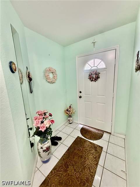 281 Gabriel Cir 6, Naples FL - photo 8 of 18