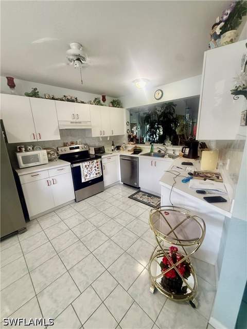 281 Gabriel Cir 6, Naples FL - photo 9 of 18