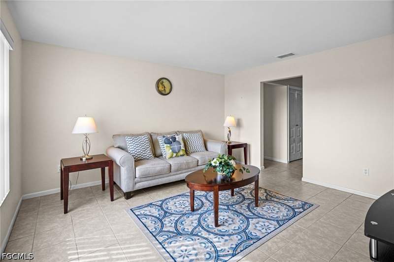 2 bedroom Condominium at 6890 Sandtrap Dr 3, Myerlee Gardens Condo, Fort Myers — photo 2