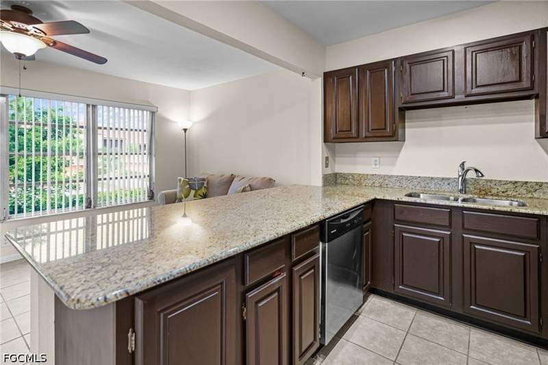 2 bedroom Condominium at 6890 Sandtrap Dr 3, Myerlee Gardens Condo, Fort Myers — photo 5