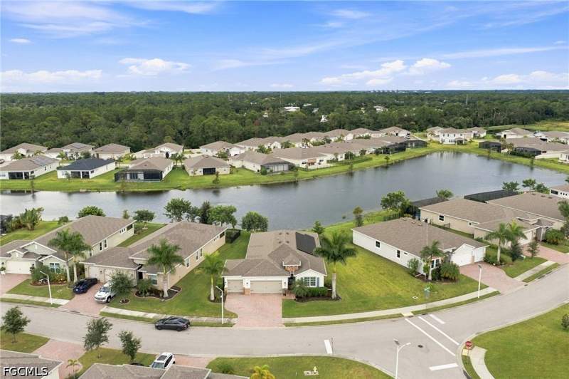 3 bedroom SingleFamilyResidence at 18121 Everson Miles Cir, Bright Water, North Fort Myers — photo 2