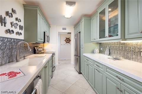4005 Gulf Shore Blvd N 100, Naples FL - photo 6 of 33