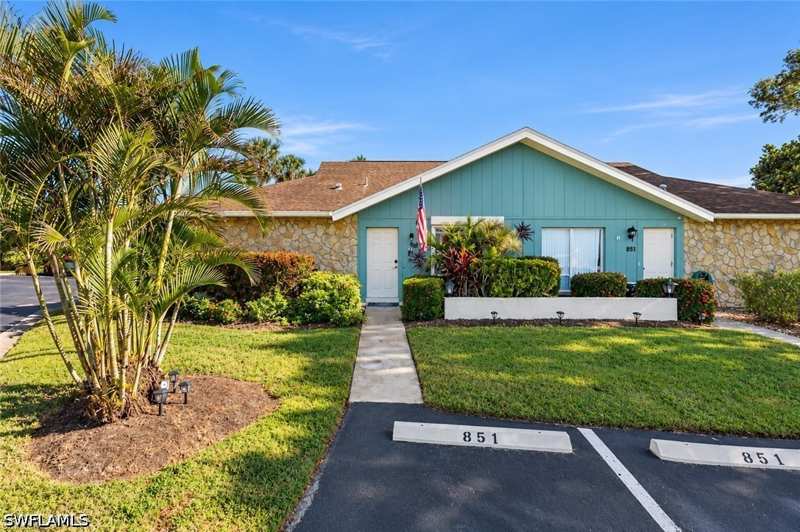 2 bedroom Attached at 851 Palm View Dr, Splinterwood, Naples — photo 1
