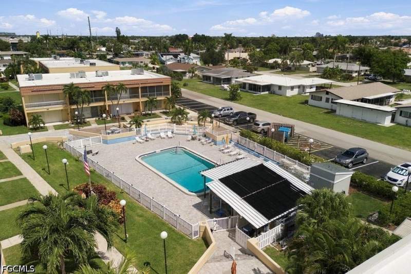 2 bedroom Townhouse at 1604 SE 28th Ter 24, Del Prado Park Townhouses Condo, Cape Coral — photo 3