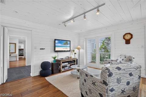721 Cardium St, Sanibel FL - photo 6 of 42