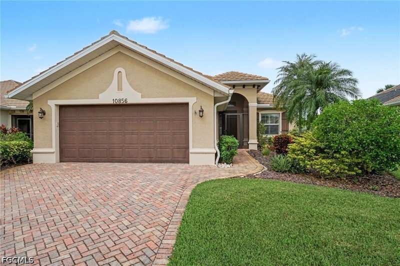 2 bedroom SingleFamilyResidence at 10856 Tiberio Dr, Tiberio, Fort Myers — photo 1